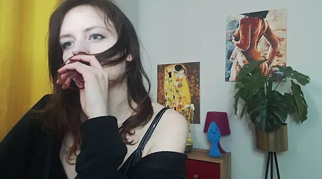 Snapshot of juicyNadine chatting on 02/21/25, 12:28 juicyNadine online show from 02/21/25, 12:28