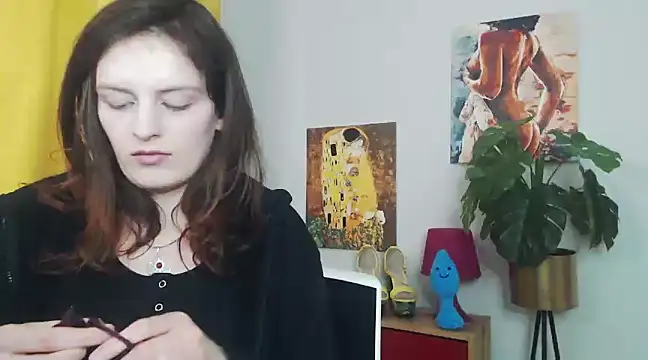 Snapshot of juicyNadine chatting on 03/14/25, 12:29 juicyNadine online show from 03/14/25, 12:29