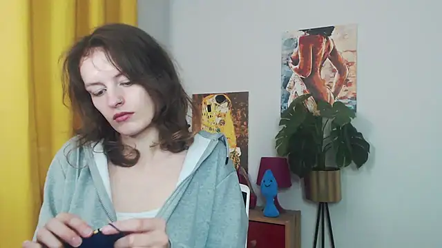 Snapshot of juicyNadine chatting on 10/12/25, 05:39 juicyNadine online show from 10/12/25, 05:39