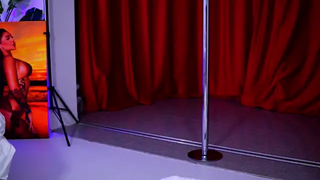 NatyDesiree online show from 12/03/25, 05:04