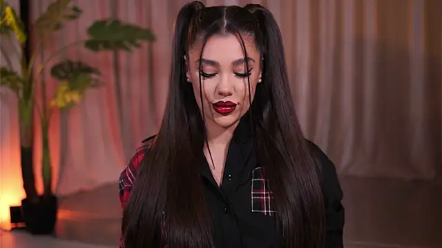 NatyDesiree online show from 04/25/26, 07:11