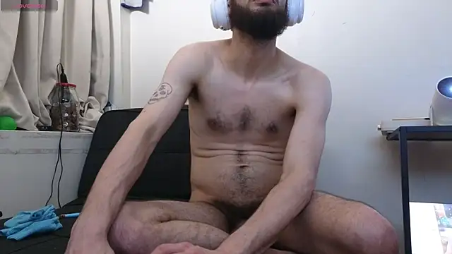 pantslesstraveler plt online show from 12/31/24, 06:27