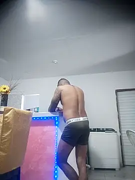 SaucyAffair0 online show from 04/05/26, 03:31