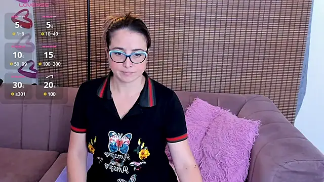 Snapshot of ariana_cross chatting on 03/02/25, 12:32 ariana cross online show from 03/02/25, 12:32