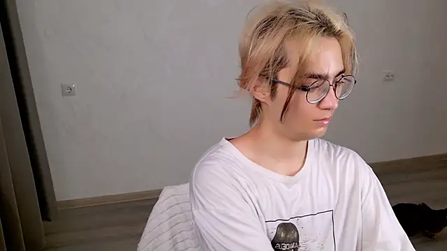 CuteYukiKun online show from 10/25/25, 03:25