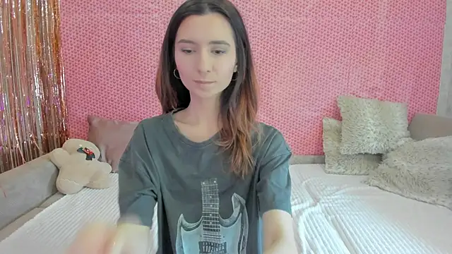 Snapshot of crystalnut chatting on 02/06/25, 04:10 crystalnut online show from 02/06/25, 04:10