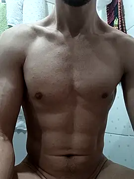 Snapshot of Kaue007 chatting on 10/21/25, 12:39 Kaue007 online show from 10/21/25, 12:39