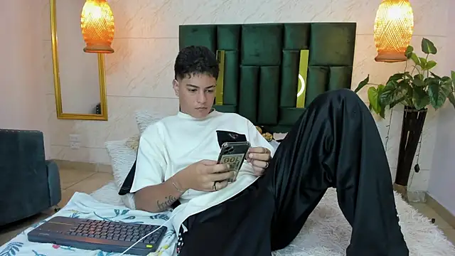 Levy Steve online show from 09/20/25, 03:29