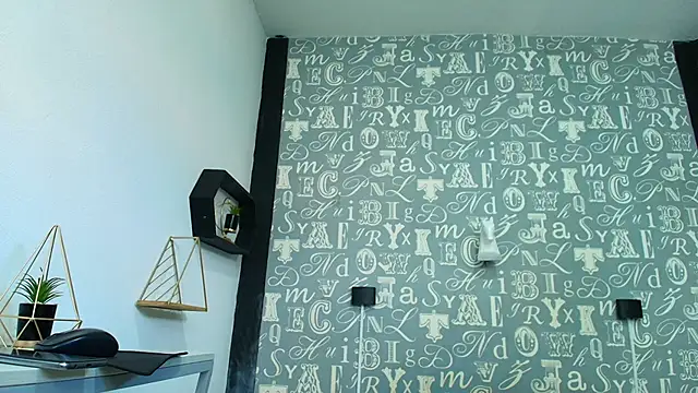 Lindsey8 online show from 11/26/25, 12:39