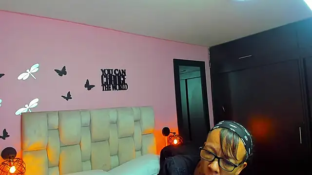 daniela xue online show from 03/20/25, 07:35