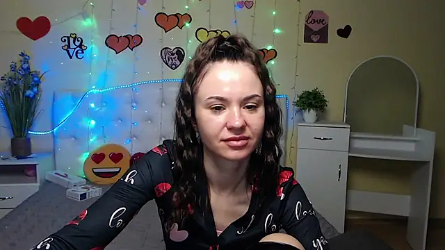 KaraCriegs online show from 02/13/25, 09:49