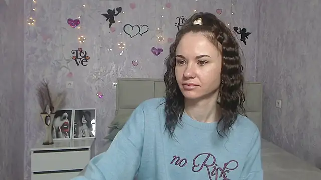 KaraCriegs online show from 03/05/25, 06:34