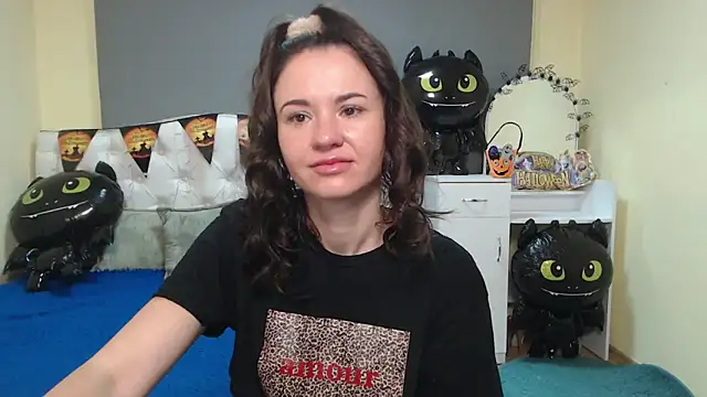 KaraCriegs online show from 10/15/25, 05:24