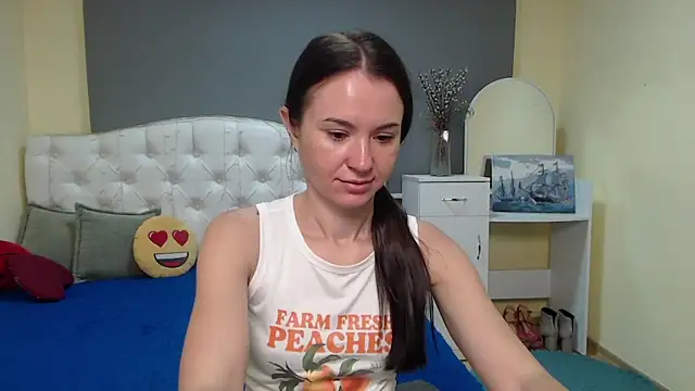 KaraCriegs online show from 11/07/25, 06:52