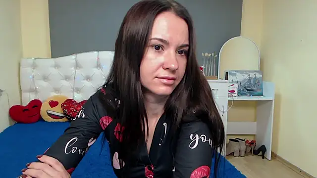 KaraCriegs online show from 12/02/25, 06:58