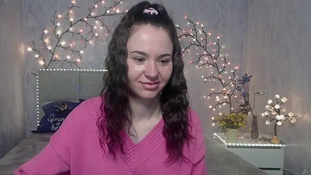 Snapshot of KaraCriegs chatting on 04/19/26, 06:10 KaraCriegs online show from 04/19/26, 06:10