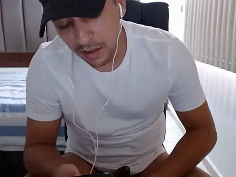 Bamban1419  online show from 04/22/26, 08:21