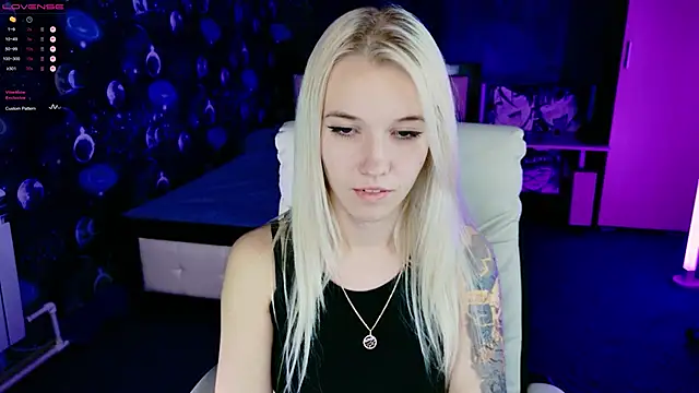 ShhhO O online show from 10/14/25, 05:14