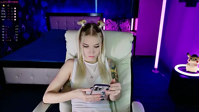 ShhhO O online show from 11/29/25, 12:08