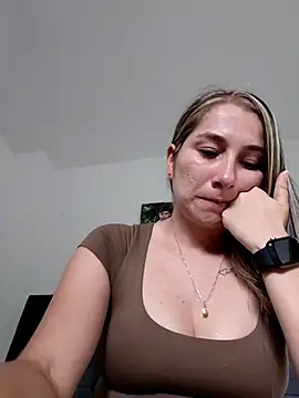 Iris love18 online show from 02/15/26, 08:27