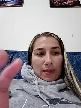 Iris love18 online show from 03/25/26, 03:45