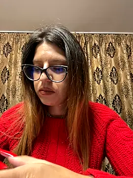 NadiraNoor online show from 10/05/25, 07:56