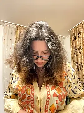 NadiraNoor online show from 03/05/26, 11:01