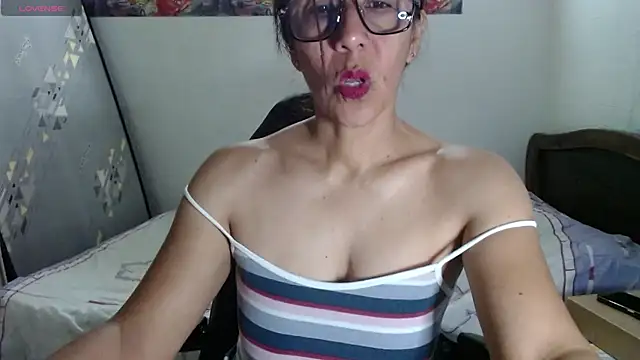 Snapshot of horny_paty chatting on 06/21/26, 10:18 horny paty online show from 06/21/26, 10:18
