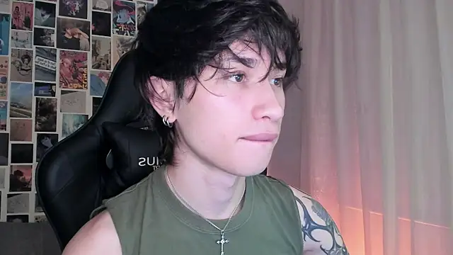 Snapshot of liamelf chatting on 12/26/24, 06:30 liamelf online show from 12/26/24, 06:30