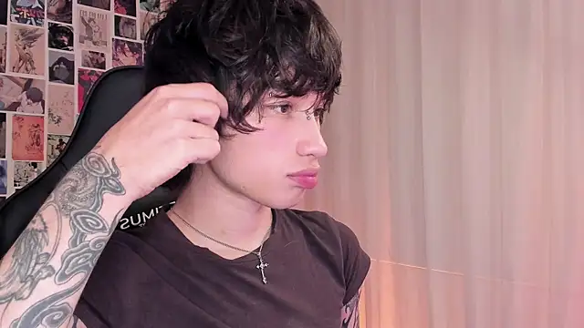 Snapshot of liamelf chatting on 12/31/24, 02:19 liamelf online show from 12/31/24, 02:19