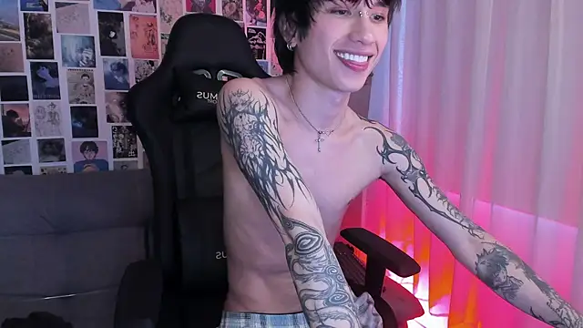 Snapshot of liamelf chatting on 01/18/25, 11:54 liamelf online show from 01/18/25, 11:54