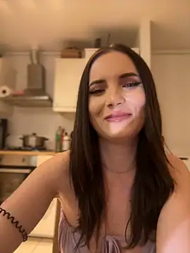 Snapshot of AvaGianna chatting on 12/08/24, 07:22 AvaGianna online show from 12/08/24, 07:22