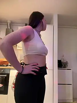 AvaGianna online show from 12/24/24, 10:49