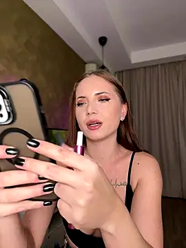 Snapshot of AvaGianna chatting on 11/19/25, 04:29 AvaGianna online show from 11/19/25, 04:29