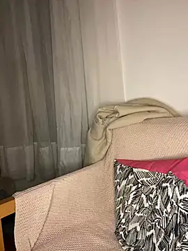 Snapshot of milkyhonybaby chatting on 03/18/25, 06:26 milkyhonybaby online show from 03/18/25, 06:26