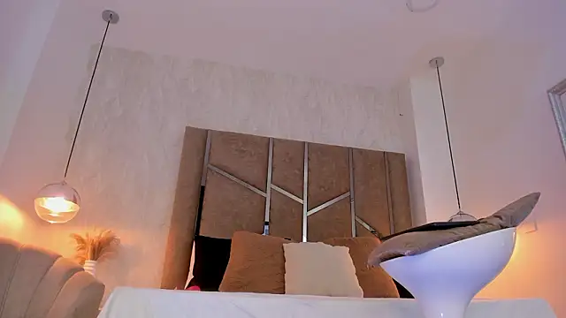 Martinaa Jones  online show from 03/18/26, 01:25