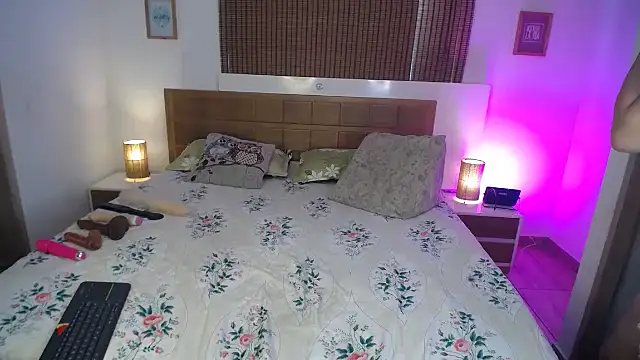 ShanonLe online show from 02/07/25, 05:40