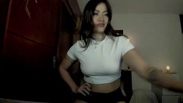 Lucyerobbie online show from 04/27/26, 01:03