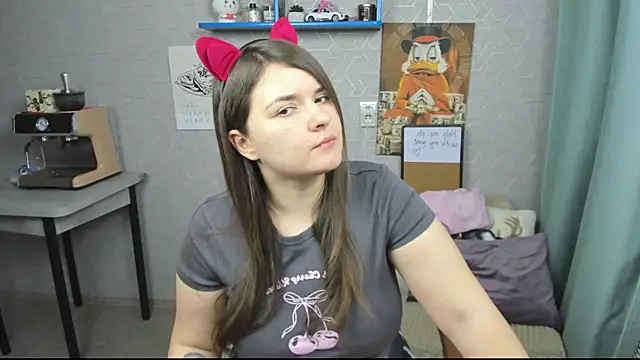 Snapshot of LineraPitts chatting on 10/03/25, 12:57 LineraPitts online show from 10/03/25, 12:57