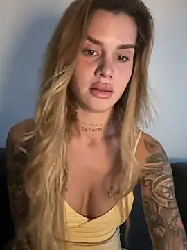 EmiliaCatalina online show from 01/16/26, 10:03