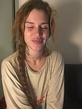 EmiliaCatalina online show from 02/24/26, 11:25