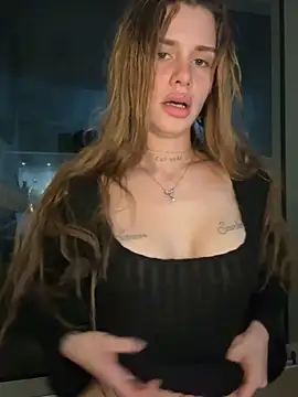 EmiliaCatalina online show from 05/27/26, 12:29