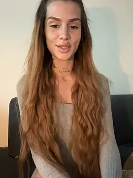 EmiliaCatalina online show from 07/04/26, 08:37