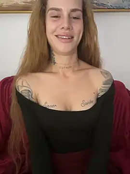 EmiliaCatalina online show from 08/05/26, 10:44
