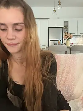 EmiliaCatalina online show from 08/08/26, 08:33