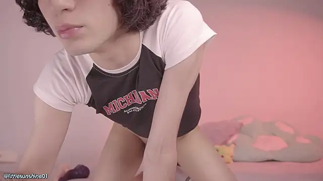 Snapshot of simonbane01 chatting on 01/25/25, 09:35 simonbane01 online show from 01/25/25, 09:35