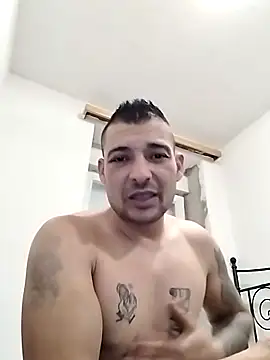 Snapshot of Zoltanioan26 chatting on 10/31/25, 10:44 Zoltanioan26 online show from 10/31/25, 10:44