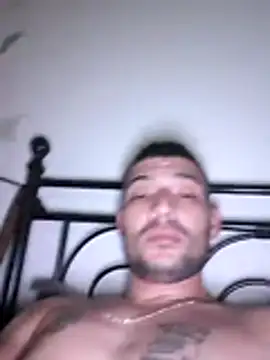 Snapshot of Zoltanioan26 chatting on 11/07/25, 12:32 Zoltanioan26 online show from 11/07/25, 12:32