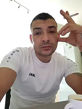 Snapshot of Zoltanioan26 chatting on 11/29/25, 08:50 Zoltanioan26 online show from 11/29/25, 08:50