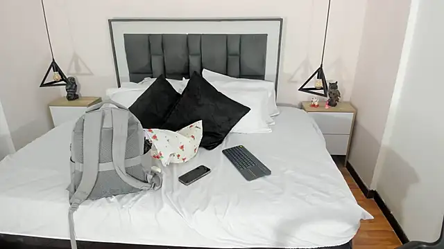 victoria cooper3 online show from 11/29/25, 11:02